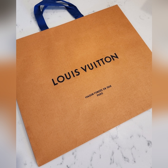 LOUIS VUITTON - XL giftbag (Authentic) - Picture 1 of 5